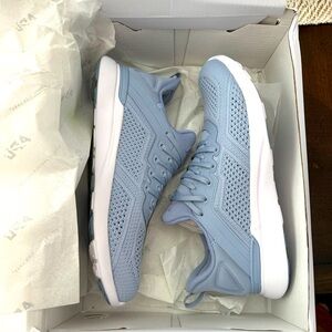 APL size 9 women’s Techloom Tracer Frozen Grey/White. New in box.  Never worn.